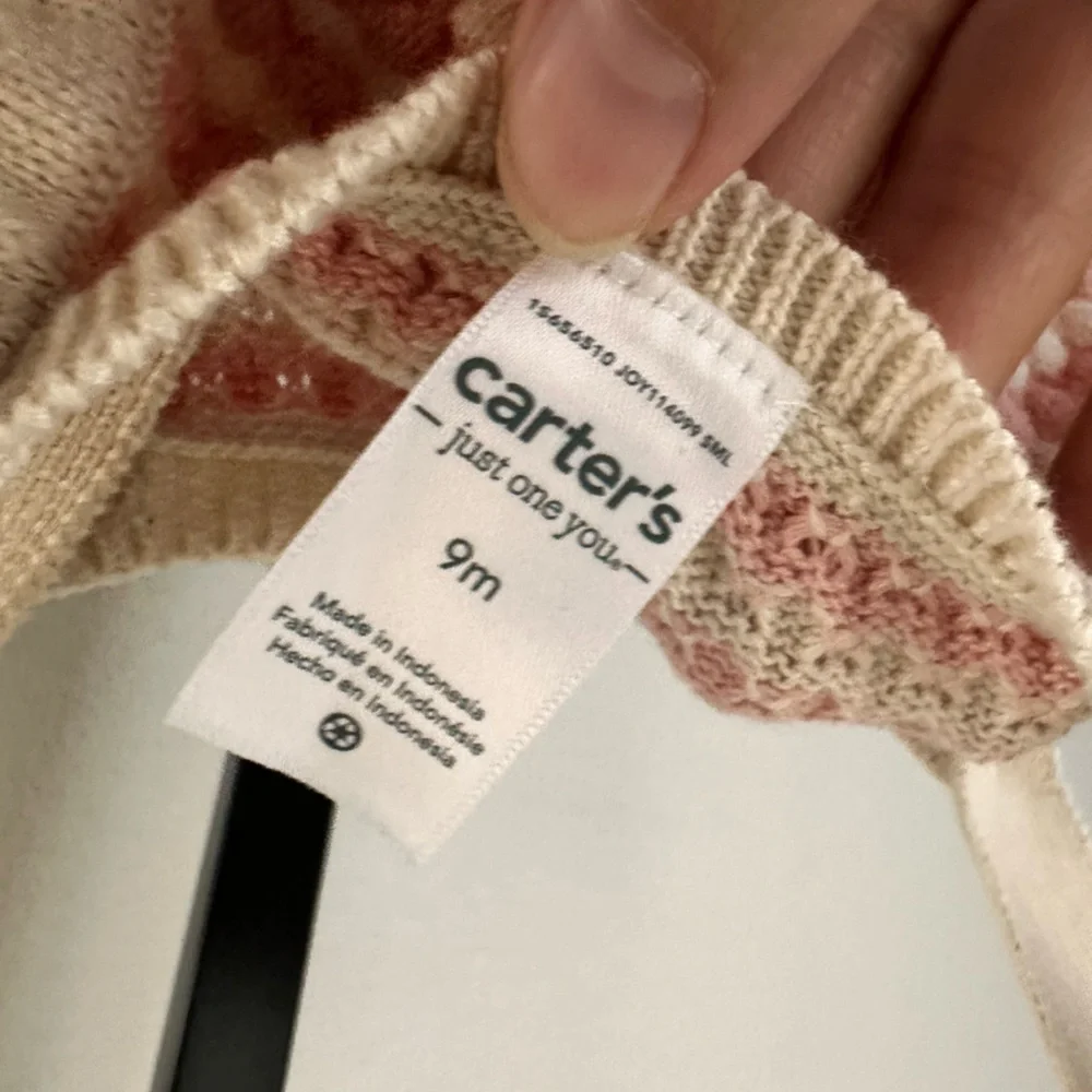 Carters 9 months knitted outfit